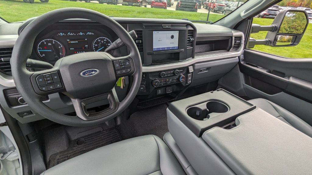 Certified 2025 Ford F450 XL AWD/4WD image 3