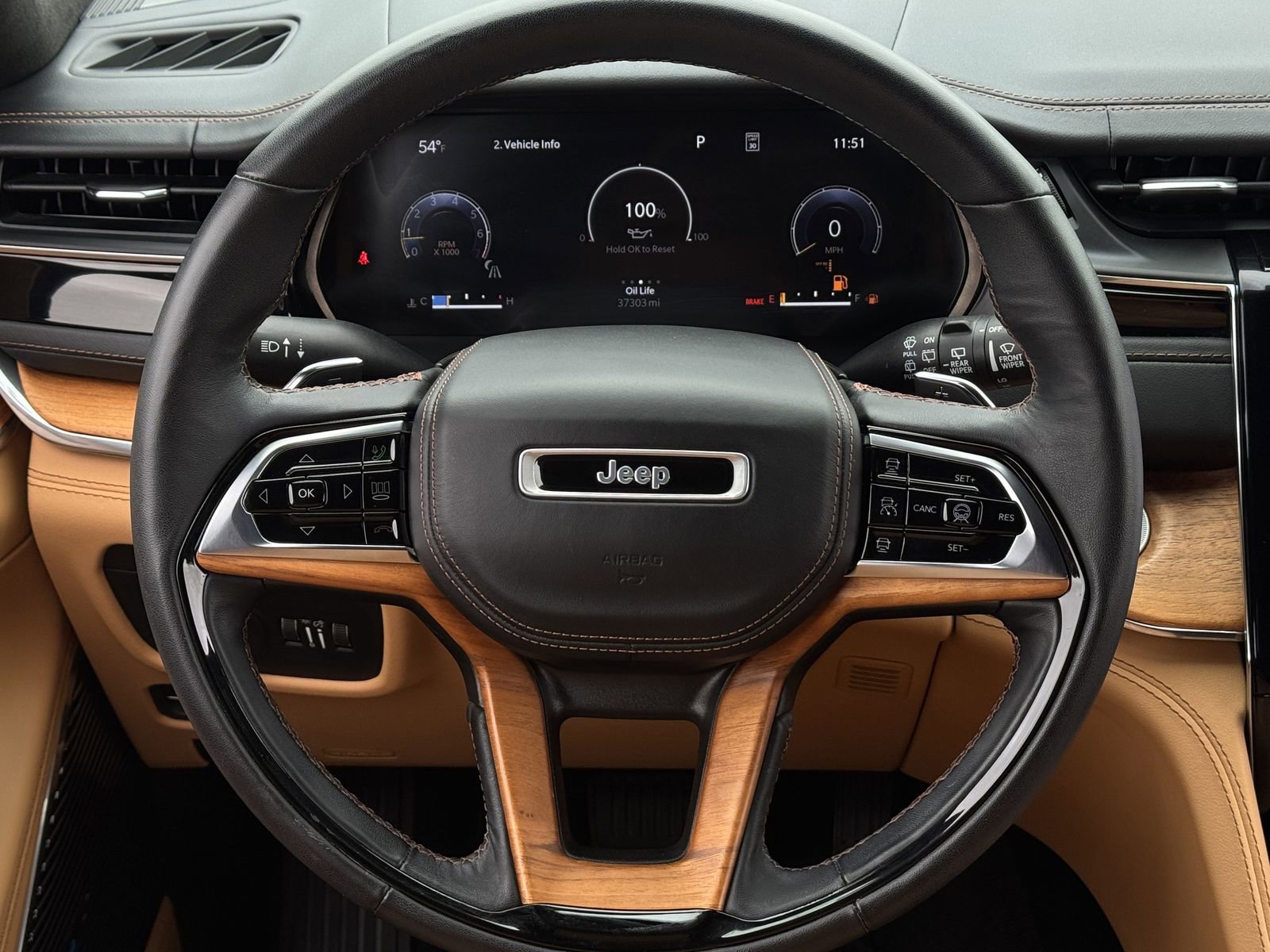 Used 2023 Jeep Grand Cherokee Summit AWD/4WD image 15