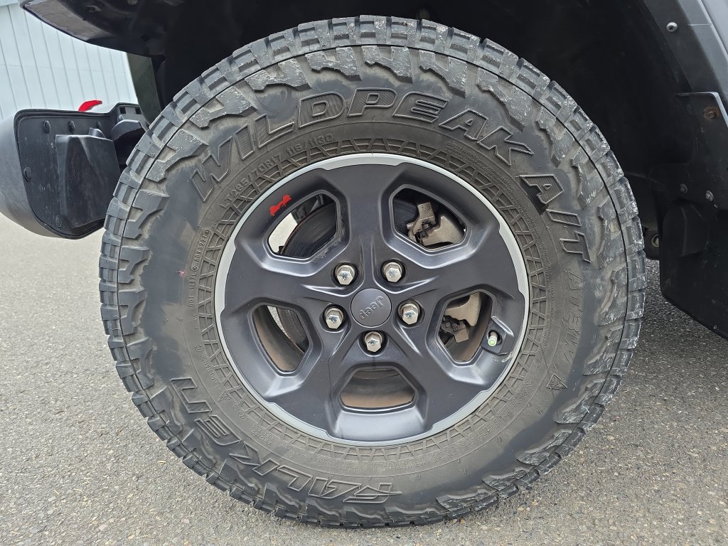 Used 2022 Jeep Gladiator Rubicon w/ Cold Weather Group AWD/4WD image 14