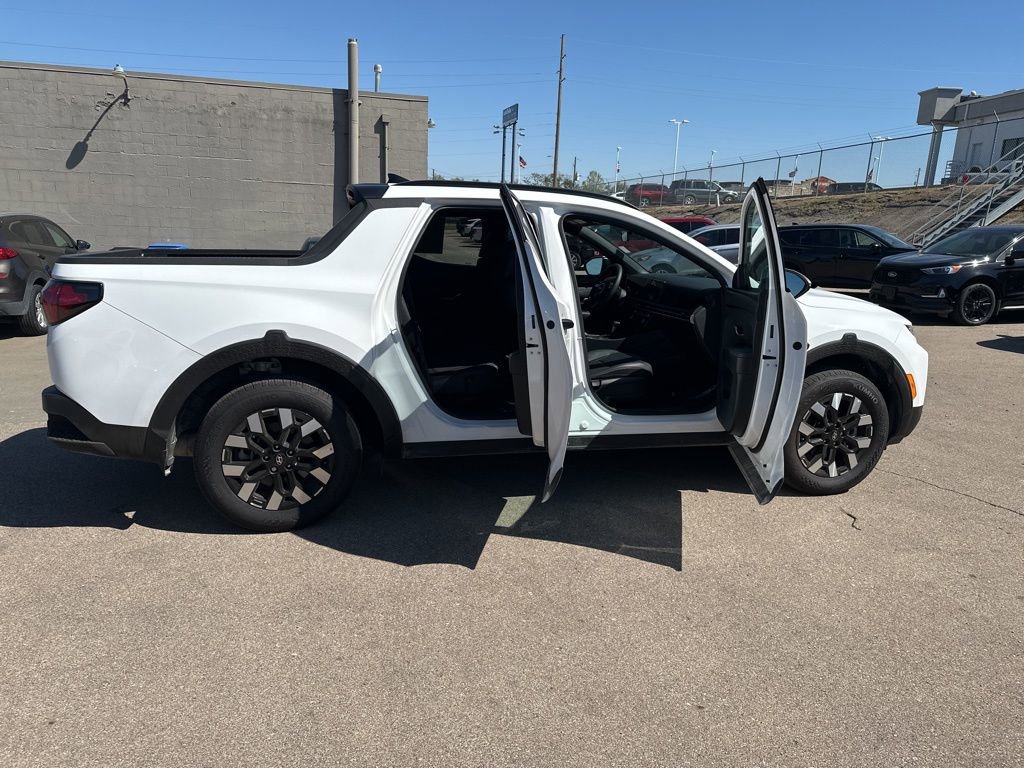 Used 2025 Hyundai Santa Cruz SEL FWD image 8