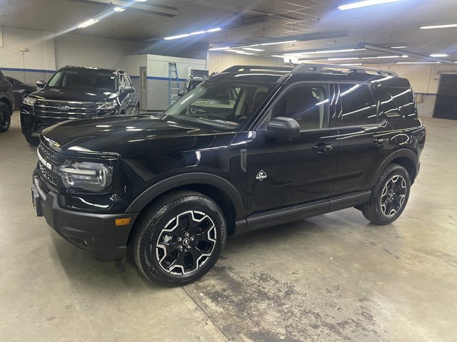Certified 2025 Ford Bronco Sport Outer Banks w/ Outer Banks Tech Package+ AWD/4WD image 3