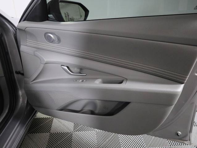Used 2025 Hyundai Elantra Sport FWD image 26