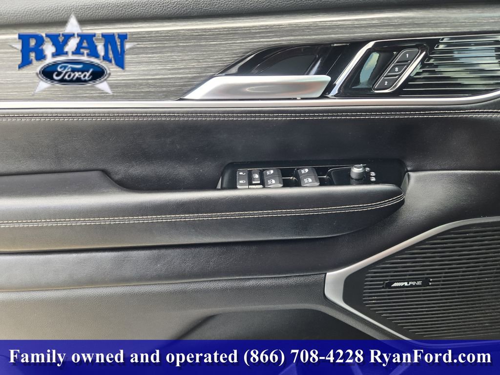Used 2023 Jeep Wagoneer L Series II w/ Convenience Group I AWD/4WD image 15