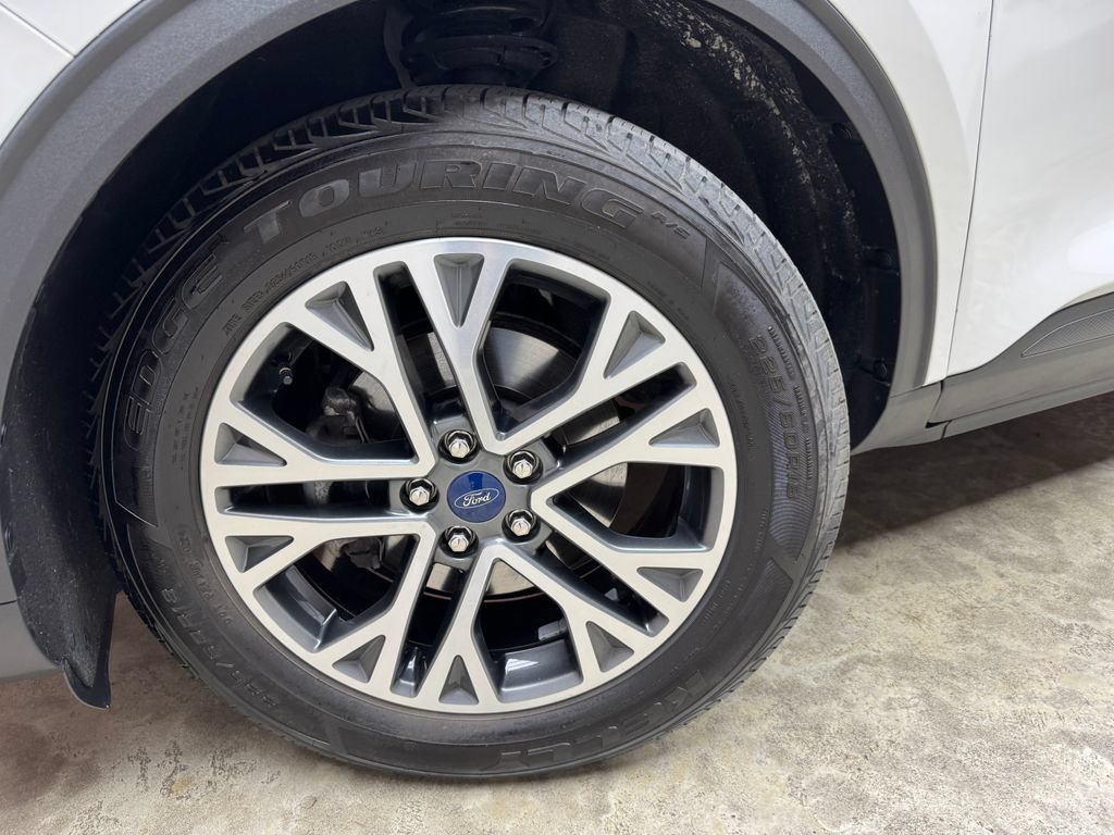 Certified 2020 Ford Escape SEL AWD/4WD image 28