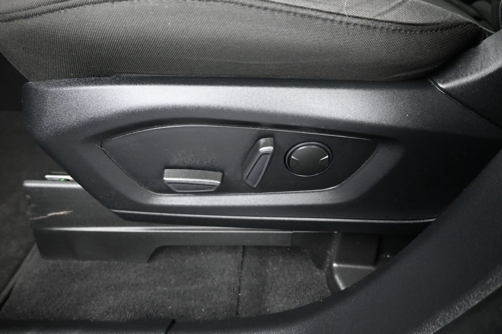 Certified 2021 Ford Explorer XLT RWD image 20