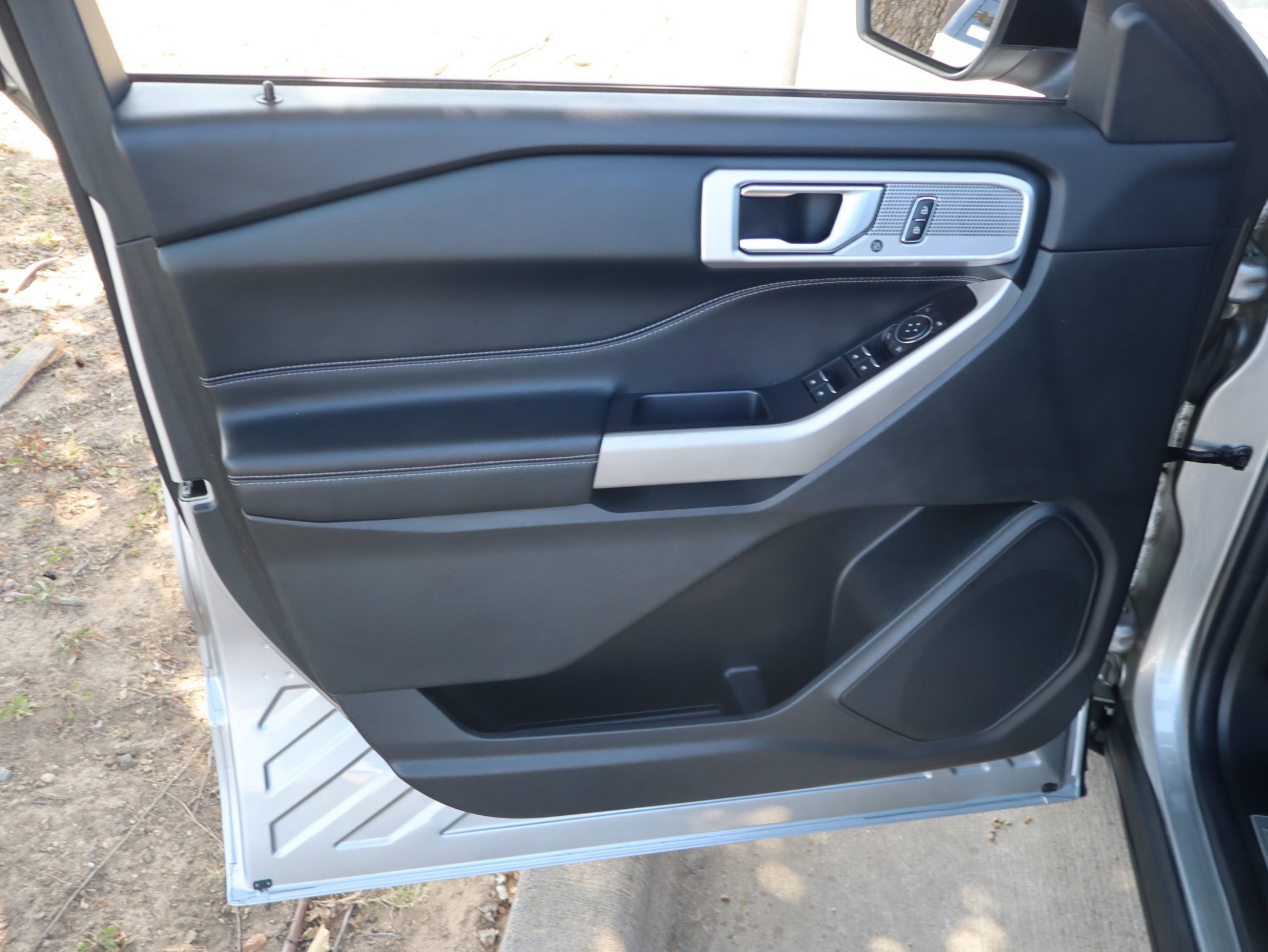 Certified 2022 Ford Explorer Limited RWD image 13