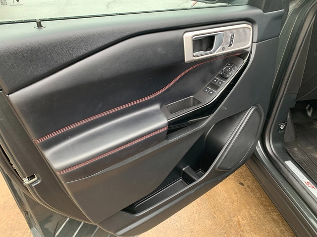 Certified 2023 Ford Explorer ST-Line w/ Class IV Trailer Tow Package image 24