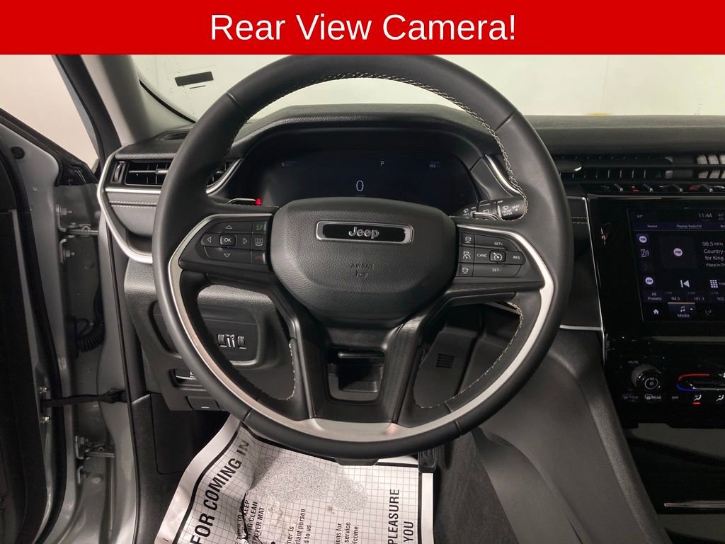 Used 2023 Jeep Grand Cherokee L Laredo image 9