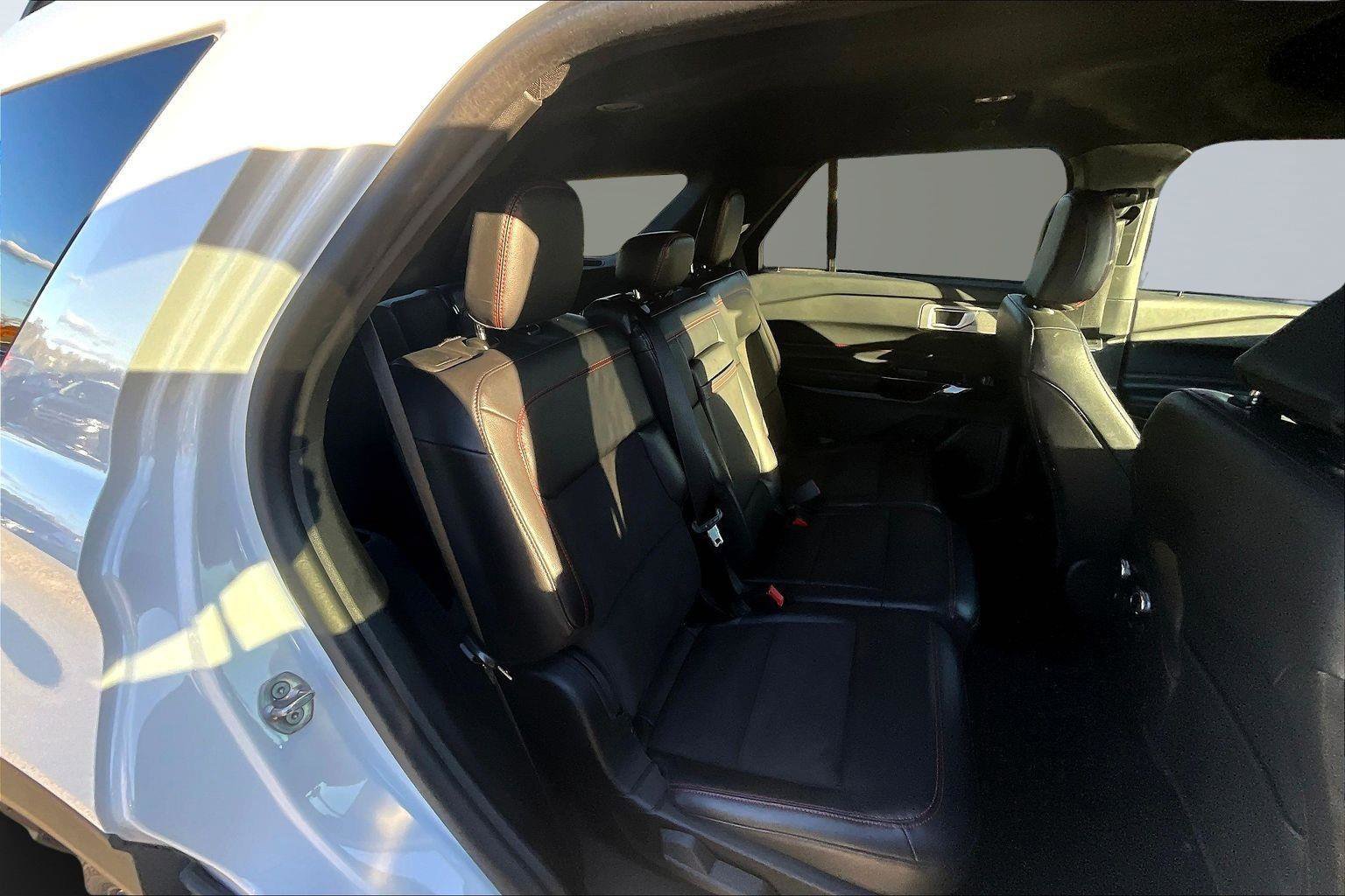 Certified 2023 Ford Explorer ST-Line image 20