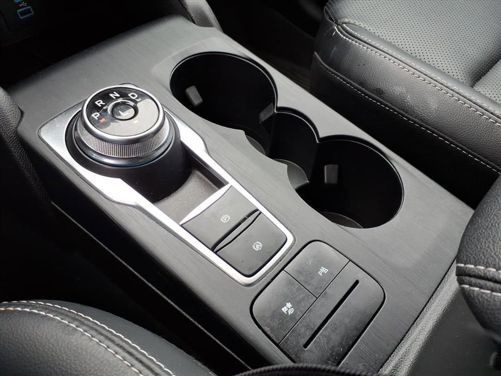 Certified 2022 Ford Escape Titanium image 19