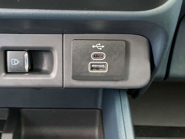 Certified 2025 Ford Maverick Lariat w/ 4K Tow Package image 31