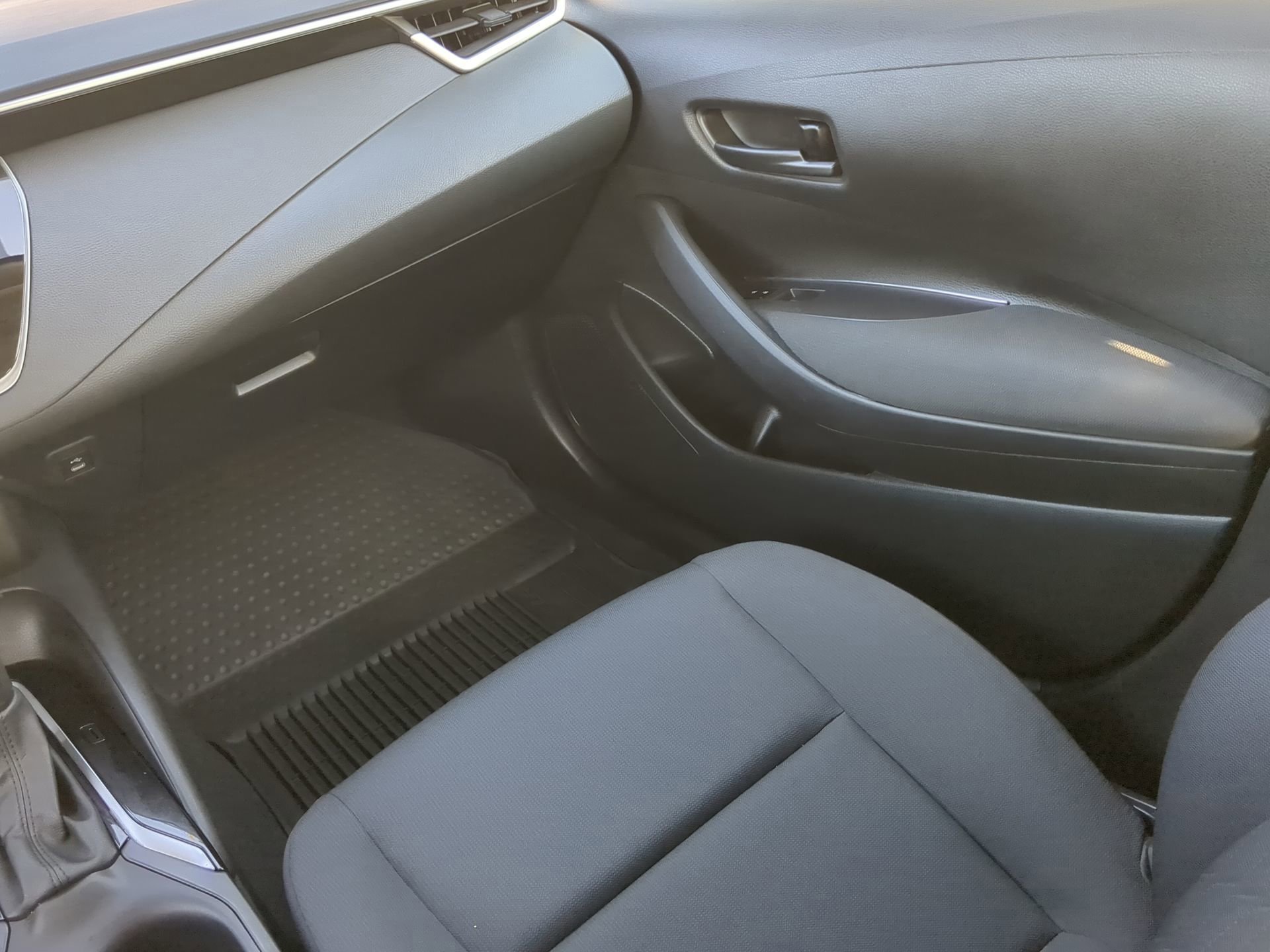 Used 2024 Toyota Corolla LE image 43