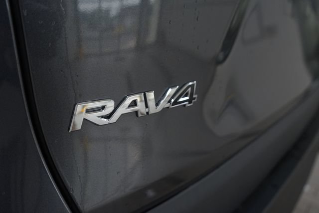 Used 2020 Toyota RAV4 XLE w/ Convenience Package AWD/4WD image 13