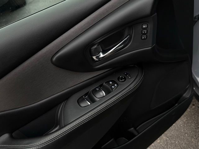 Used 2024 Nissan Murano SL image 16