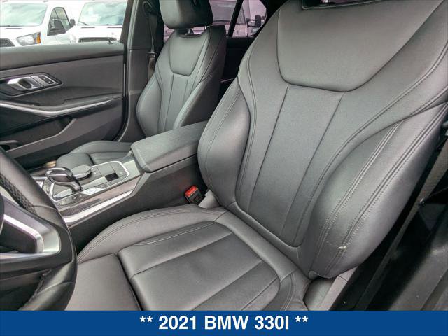 Used 2021 BMW 330i Sedan w/ Driving Assistance Package RWD image 20