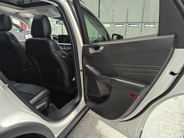 Certified 2023 Ford Escape Platinum AWD/4WD image 20