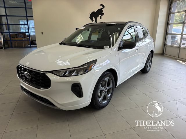 Certified 2023 Ford Escape ST-Line w/ Tech Pack #1 FWD image 4