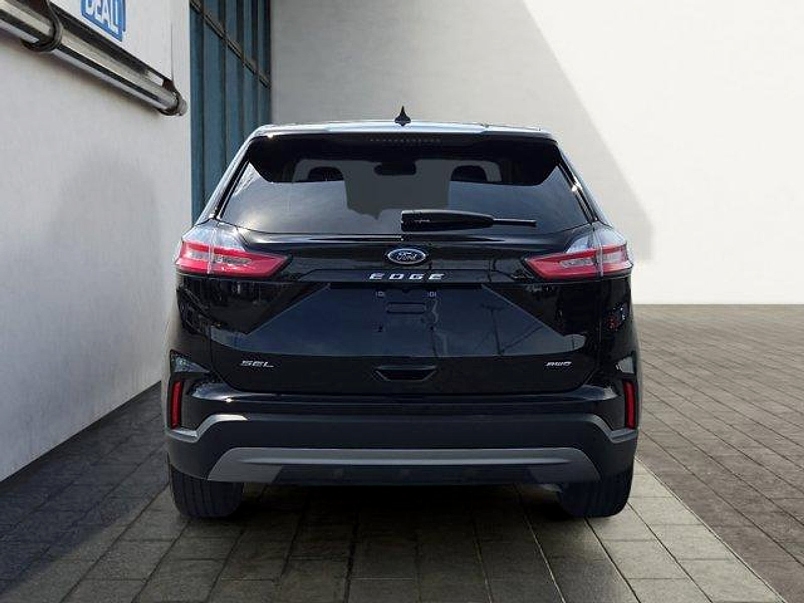 Certified 2023 Ford Edge SEL w/ Convenience Package AWD/4WD image 4