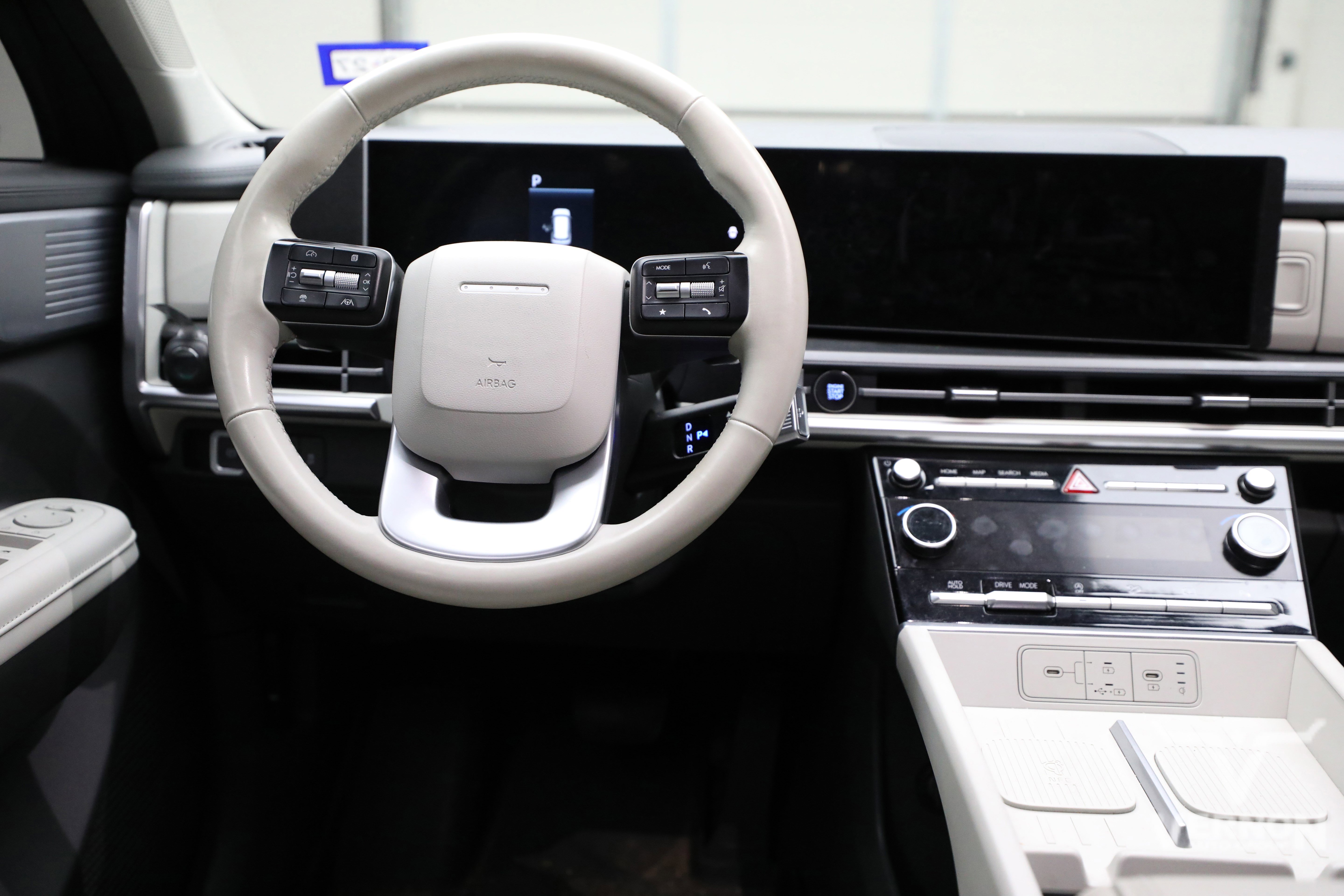 Used 2025 Hyundai Santa Fe SEL image 9