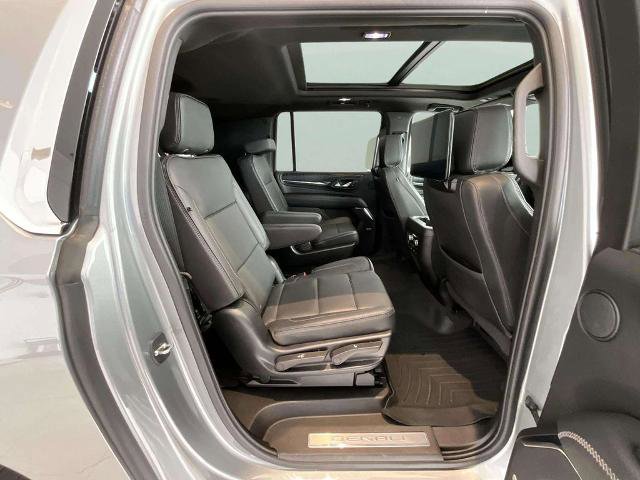 Used 2023 GMC Yukon XL Denali w/ Denali Reserve Package AWD/4WD image 23