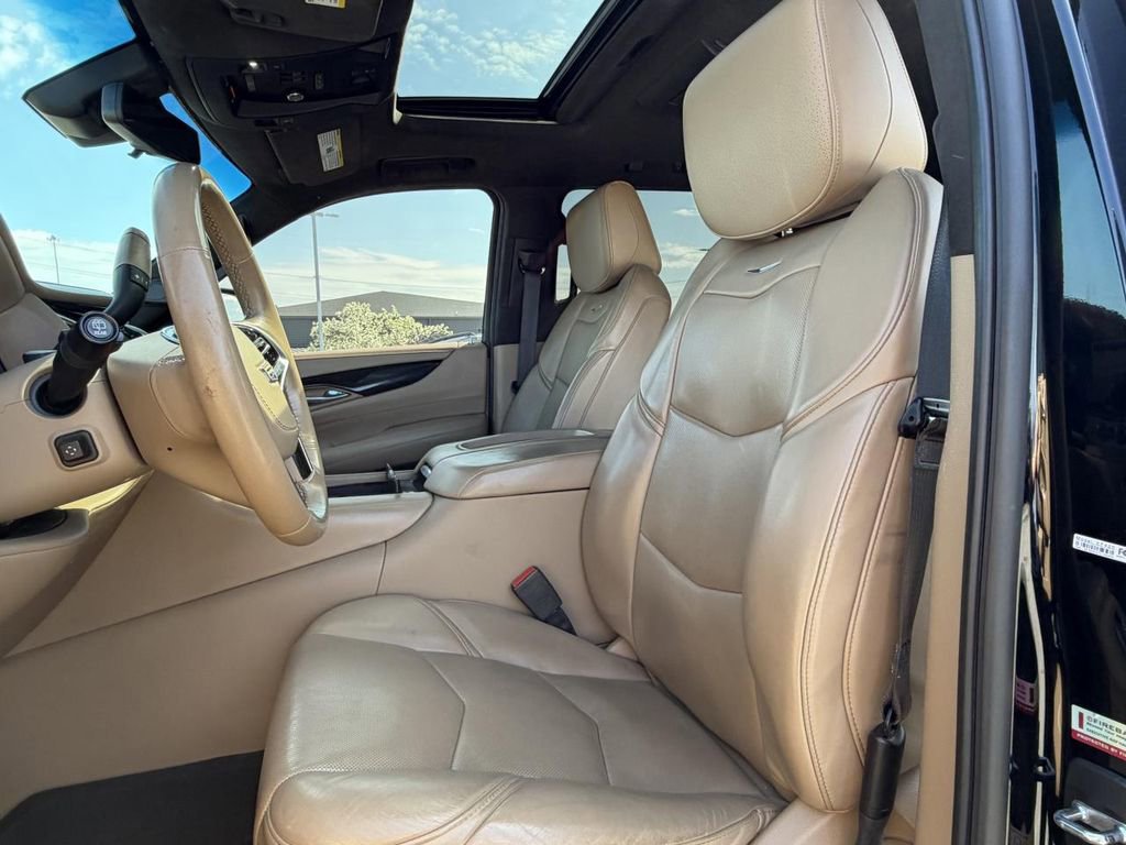 Used 2019 Cadillac Escalade Platinum w/ Escalade Sport Edition image 11