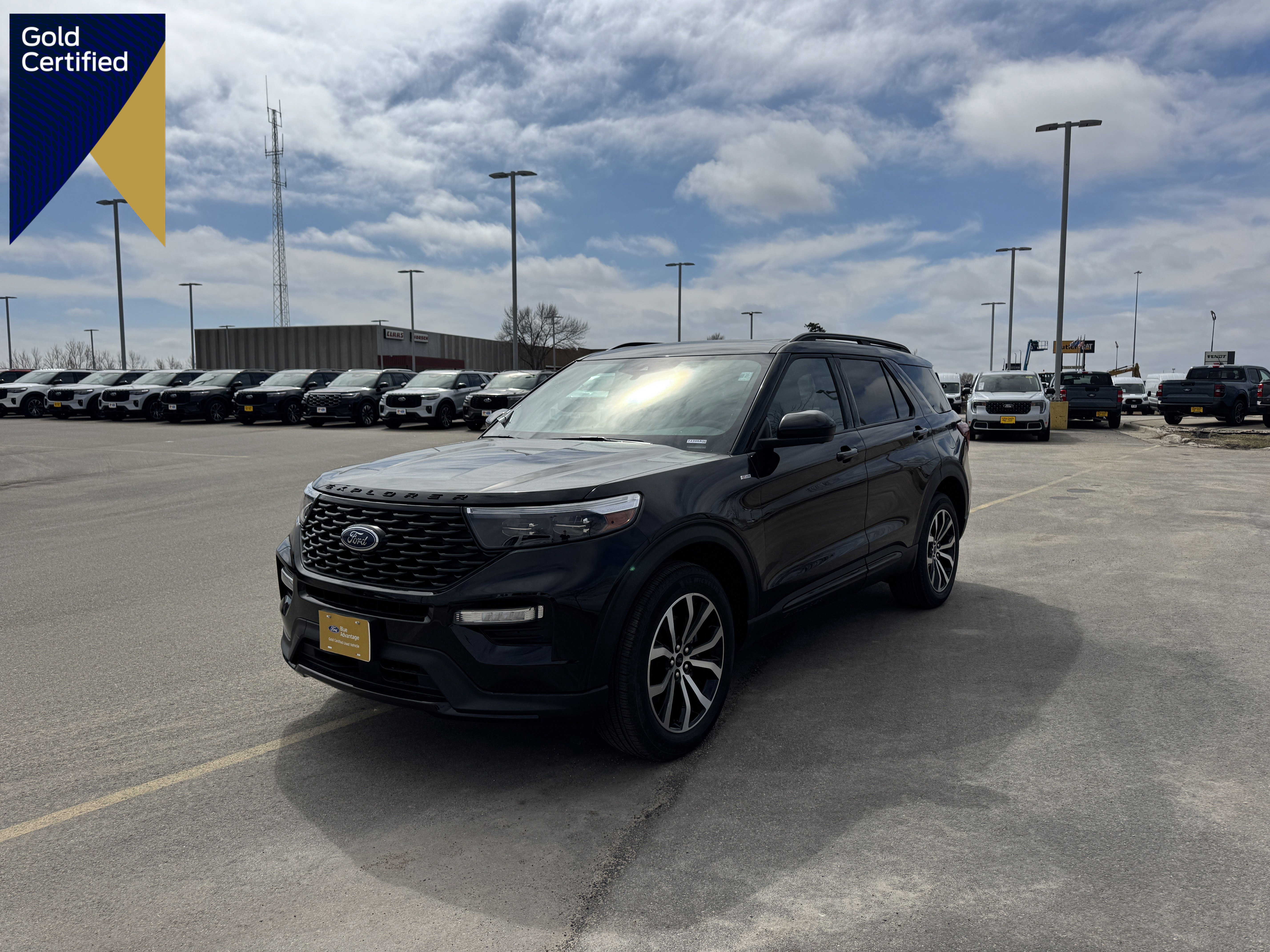 Certified 2023 Ford Explorer ST-Line w/ Class IV Trailer Tow Package