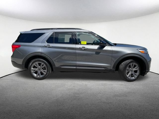 Certified 2022 Ford Explorer XLT w/ Equipment Group 202A AWD/4WD image 18