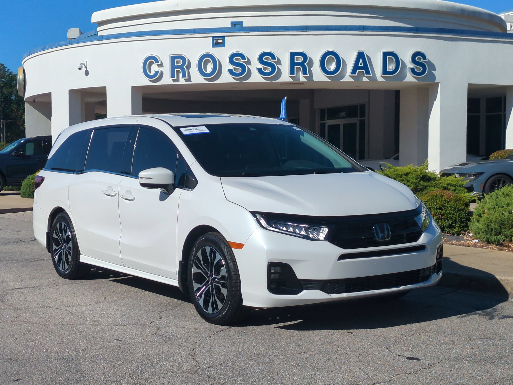 Used 2025 Honda Odyssey Elite image 1