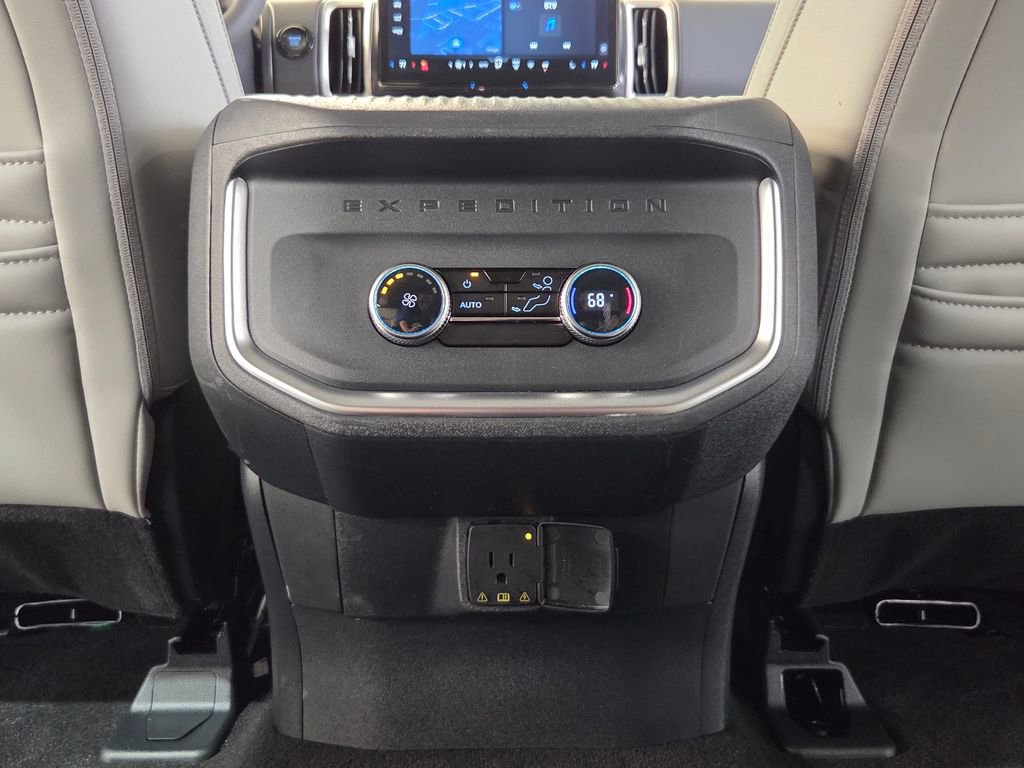 Certified 2025 Ford Expedition Active image 31