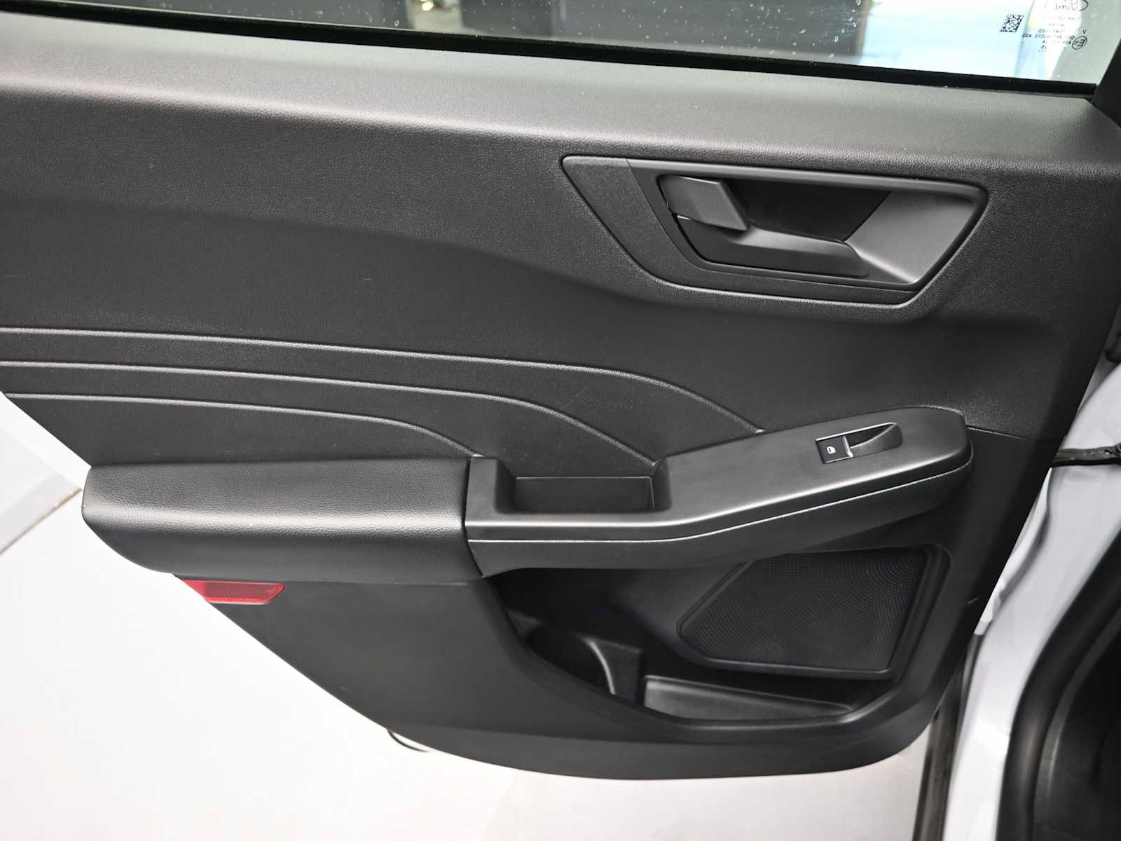 Certified 2025 Ford Escape Active w/ Cold Weather Package FWD image 7