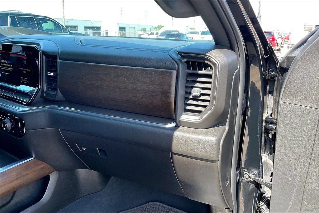Used 2024 Chevrolet Silverado 3500 High Country w/ Technology Package AWD/4WD image 23