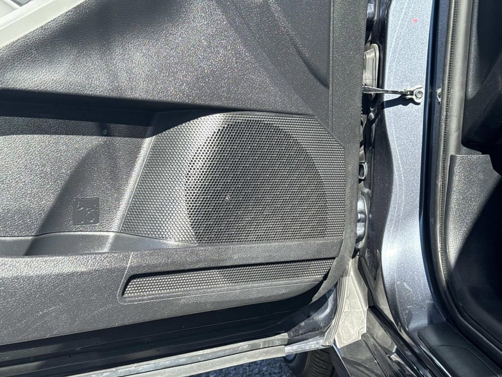 Used 2020 Toyota Avalon XLE image 18