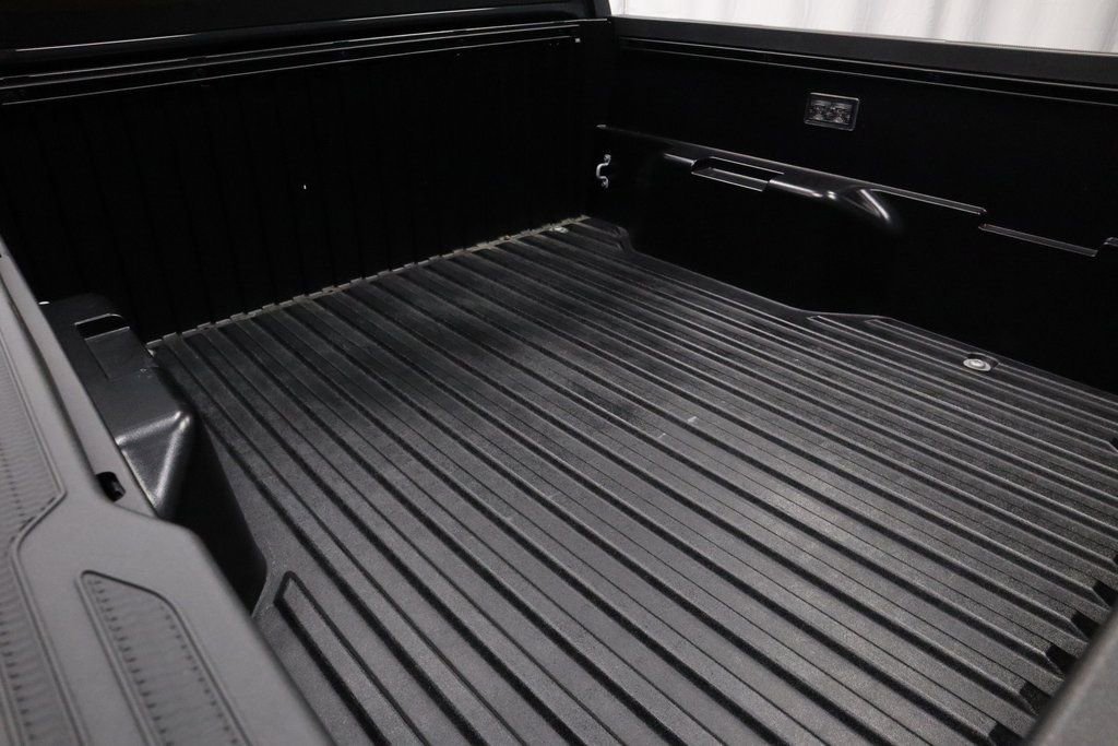 Used 2025 Toyota Tacoma SR5 image 15
