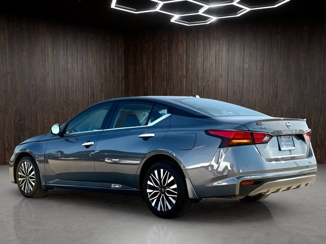 Used 2025 Nissan Altima 2.5 SV FWD image 6