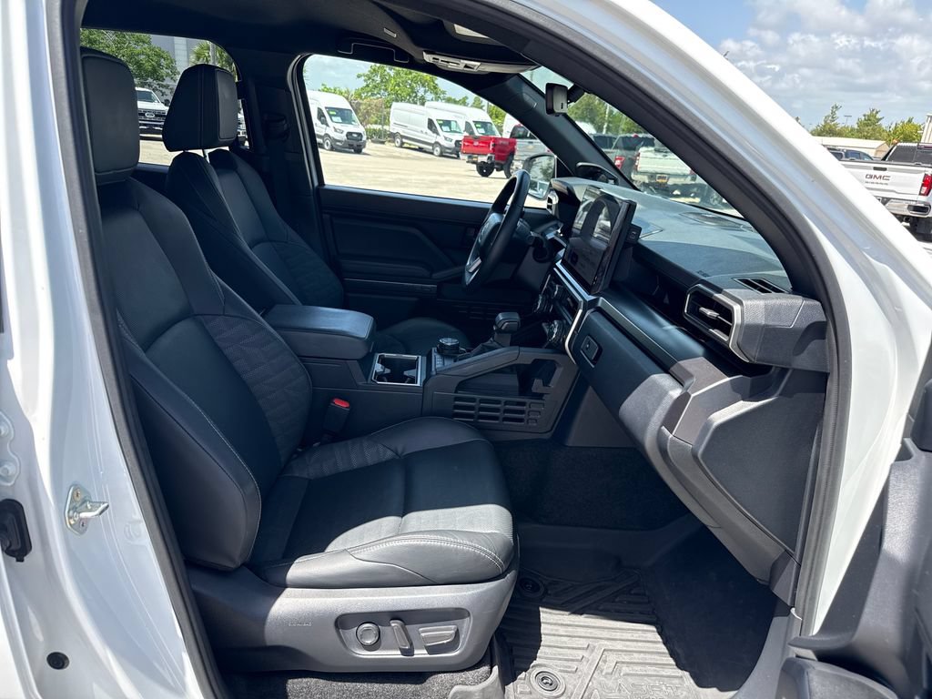 Used 2025 Toyota 4Runner TRD Off-Road Premium AWD/4WD image 25
