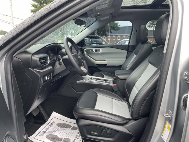 Certified 2023 Ford Explorer XLT w/ Equipment Group 202A RWD image 18