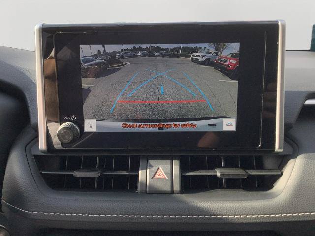 Used 2025 Toyota RAV4 XLE AWD/4WD image 31