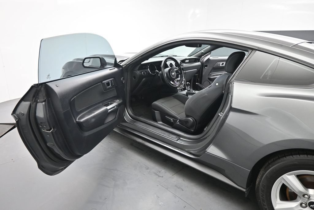 Certified 2017 Ford Mustang Coupe RWD image 9