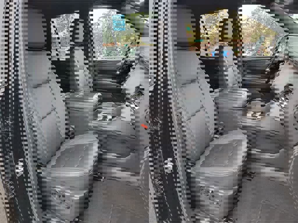 Used 2024 Chevrolet Tahoe LT image 16