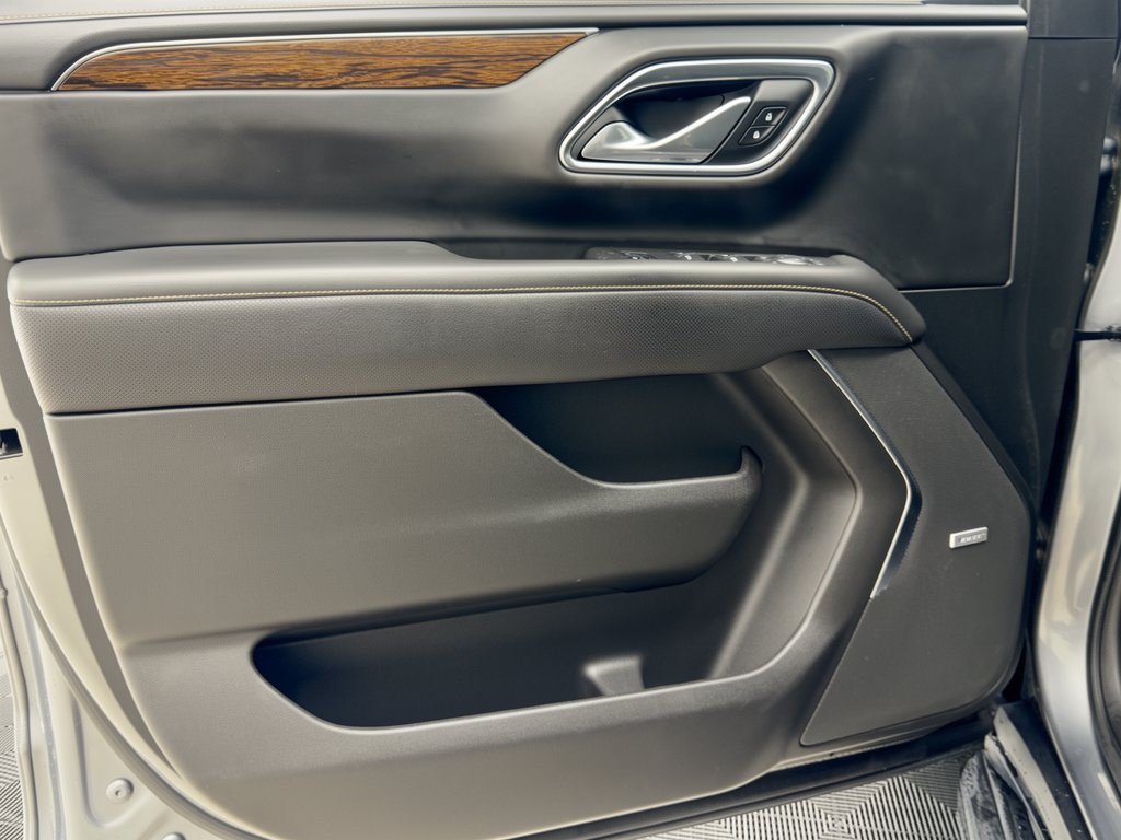 Used 2021 Chevrolet Tahoe Premier RWD image 14