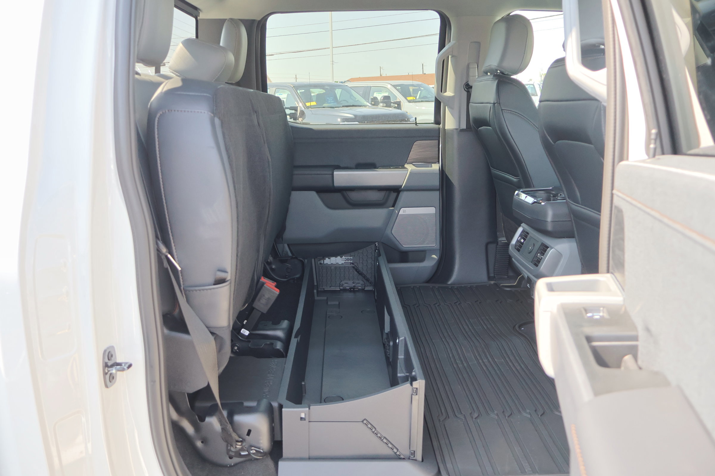 Certified 2025 Ford F150 Lariat w/ Equipment Group 501A Mid image 39