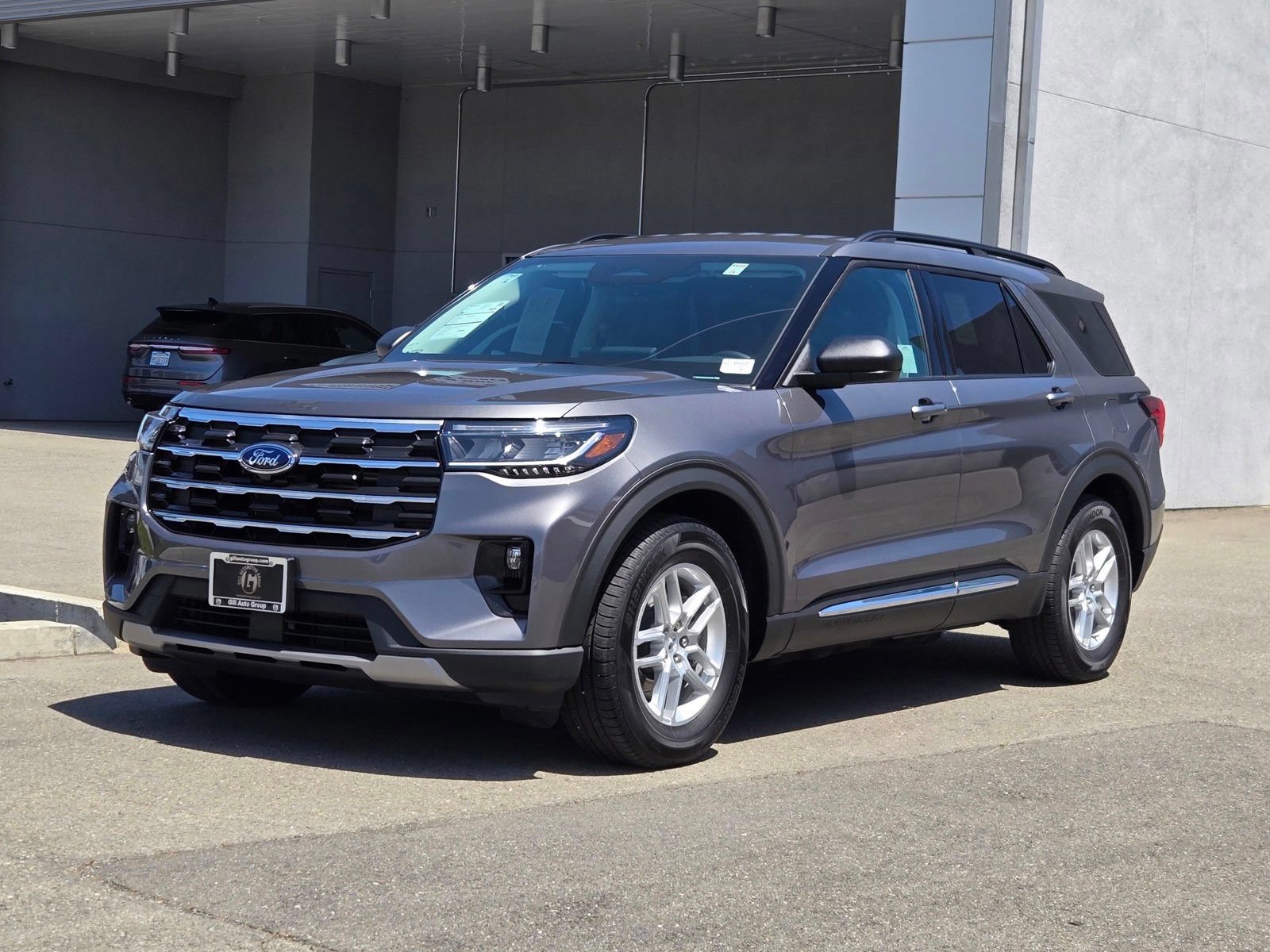 Certified 2025 Ford Explorer Active w/ Active Comfort Package RWD image 8