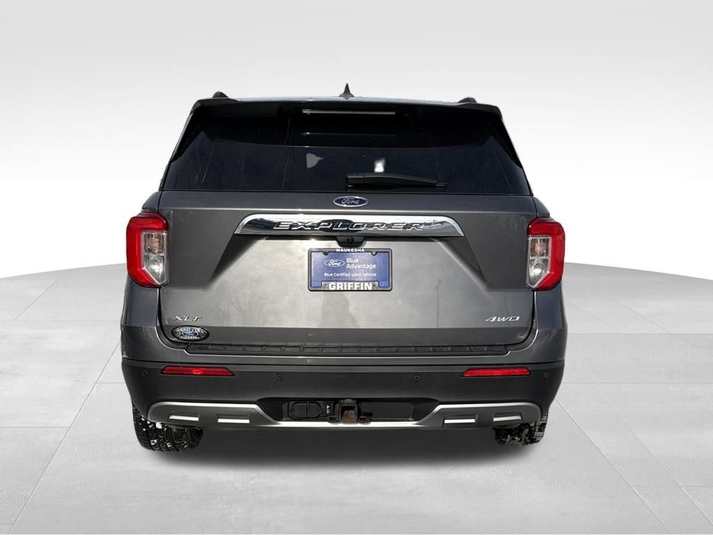 Certified 2022 Ford Explorer XLT w/ Equipment Group 202A image 3