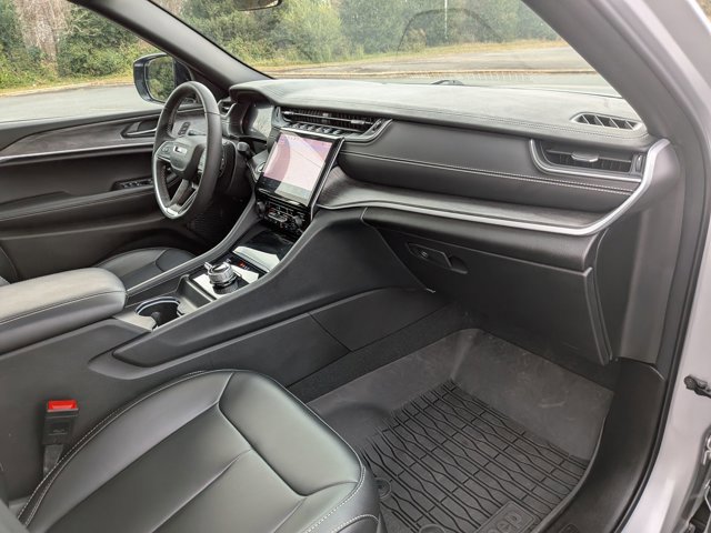 Used 2025 Jeep Grand Cherokee Limited w/ Black Appearance Package image 39