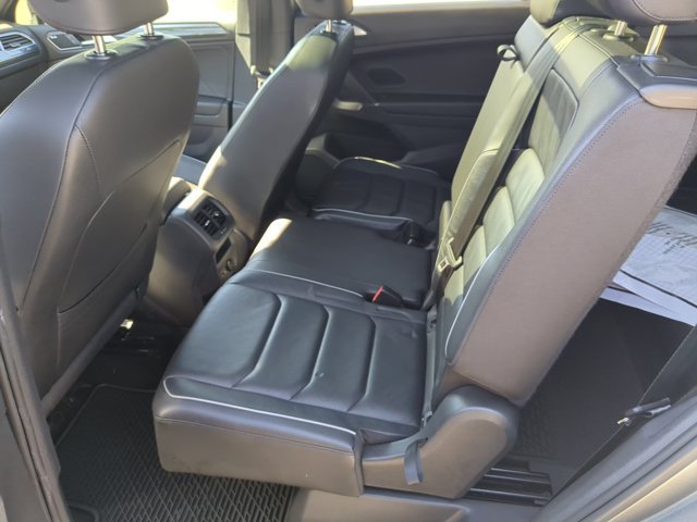 Used 2020 Volkswagen Tiguan SEL Premium R-Line w/ 3rd Row Seat Package AWD/4WD image 31