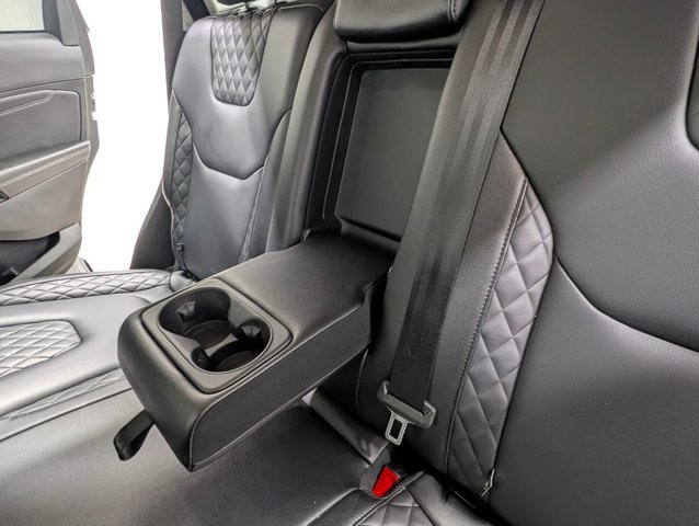 Certified 2024 Ford Edge Titanium AWD/4WD image 15