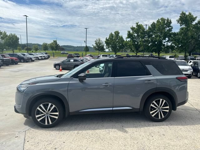 Used 2025 Nissan Pathfinder Platinum FWD image 8
