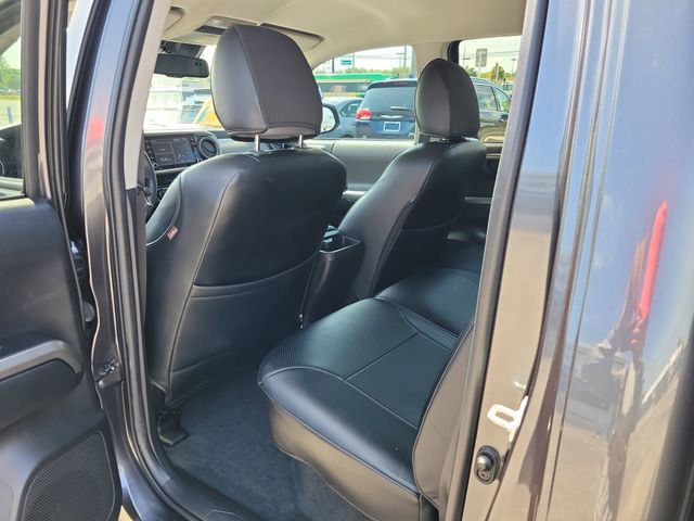 Used 2022 Toyota Tacoma SR5 w/ Technology Package RWD image 10