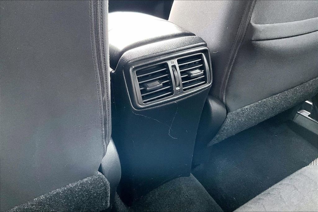 Used 2019 Nissan Rogue Sport SV w/ Technology Package FWD image 33