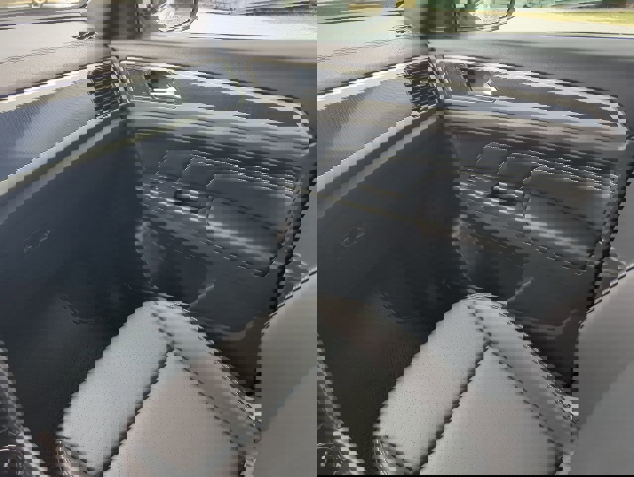 Used 2020 Volkswagen Atlas Cross Sport SEL R-Line image 15